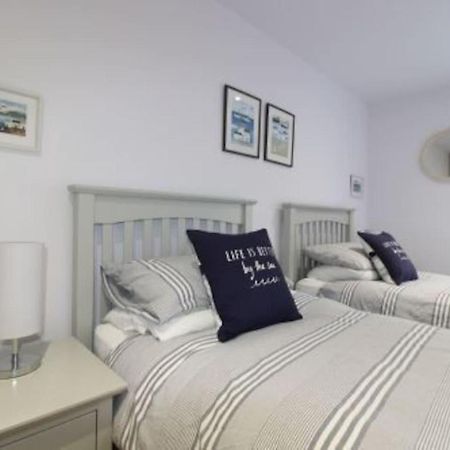 Middle Chine - 2 Bedroom Holiday Home Bournemouth Exterior photo